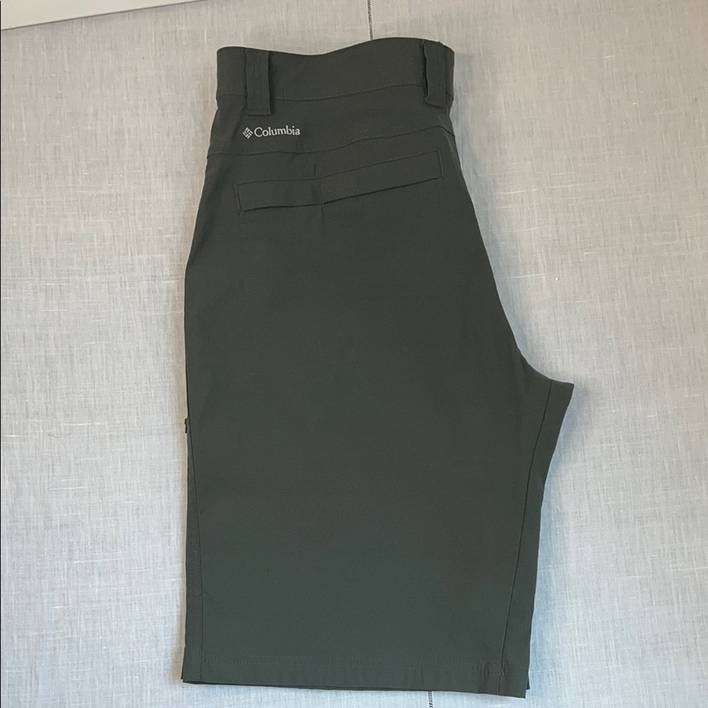 NWOT Colombia Omni shield Men's Shorts 36 inseam 12”